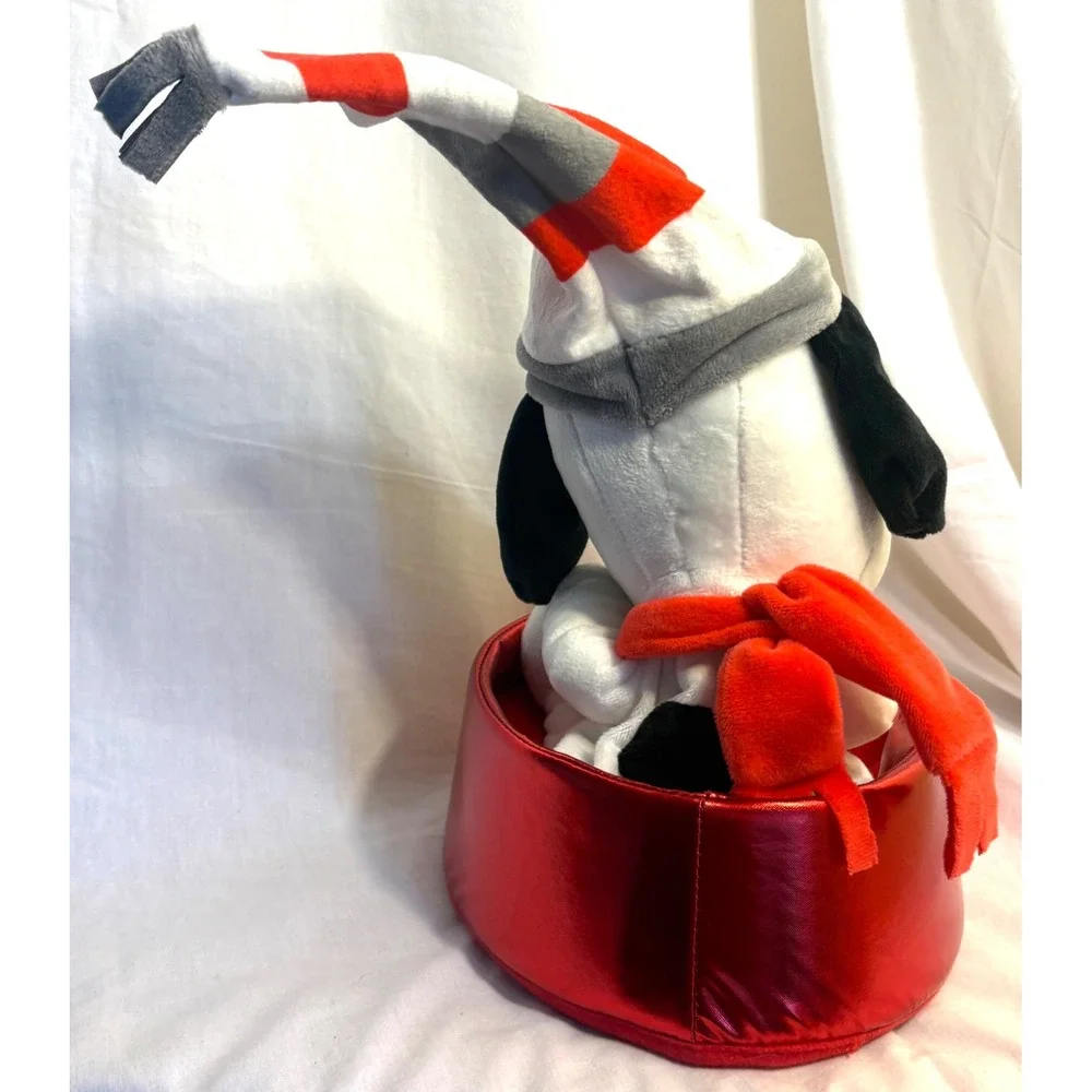 Hallmark Peanuts Snoopy Holiday Plush in‎ Red Metallic Dog Bowl Tree Topper